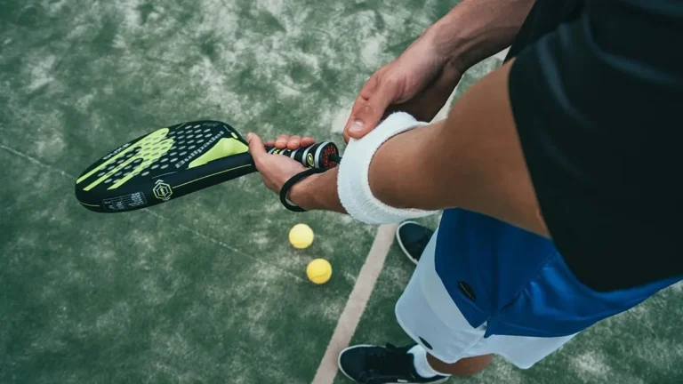 Padel — zakaj preizkusiti enega najhitreje rastočih športov v 2026